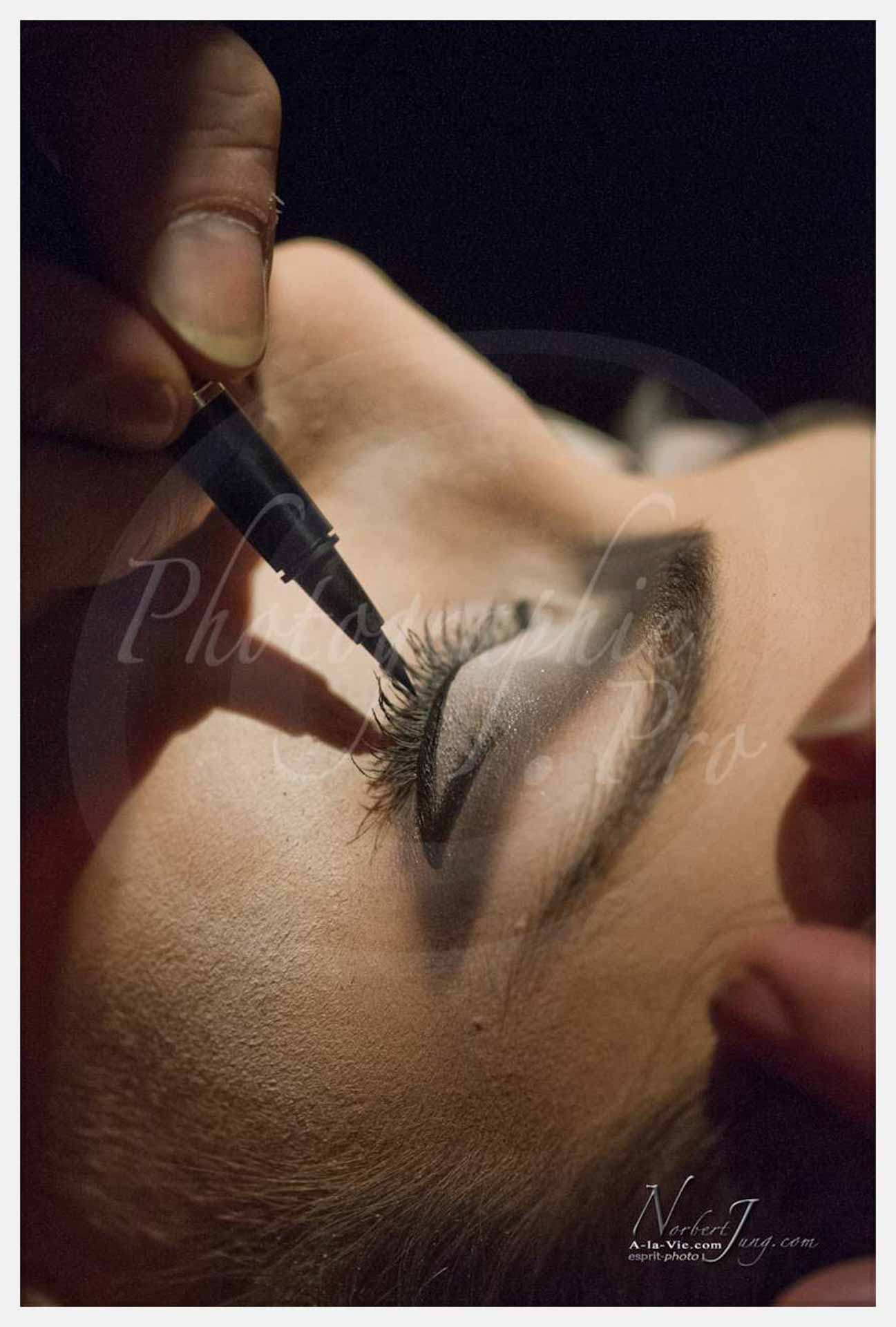 Backstage : Make up, Hairdressing - Au coulisses : Maquillage, C — © by PhotoGraphie.Pro