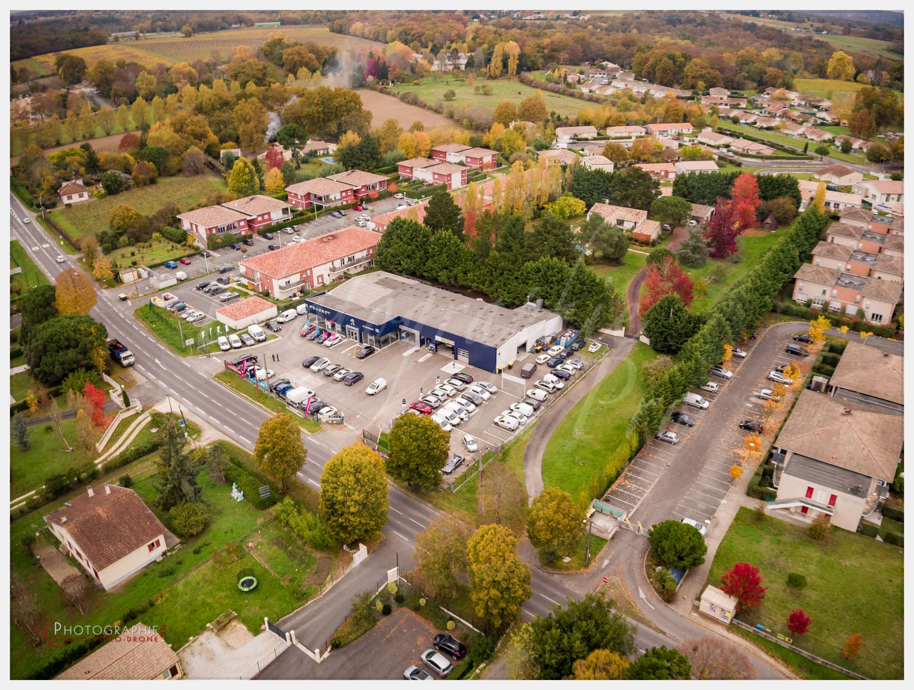 Concession Peugeot Creon-5 © by A-la-Vie.com