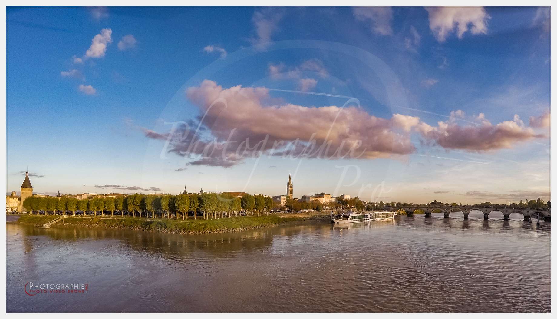 Libourne vue du ciel-2 © by A-la-Vie.com